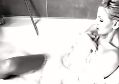 Sexy babe enjoys her bath
