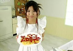Der torrid Cook Miri Hanai wünscht sich nach dem Abendessen eine heiße Fortsetzung