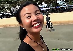 Sexy Bangsa Thailand Sayang Dipilih di Pantai dan Fucked Pov